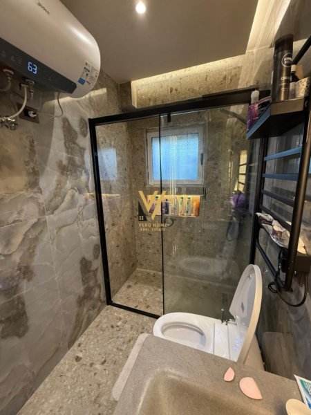 Tirane, jepet me qera apartament 2+1+Ballkon Kati 1, 88 m² 950 € (RRUGA PETI)