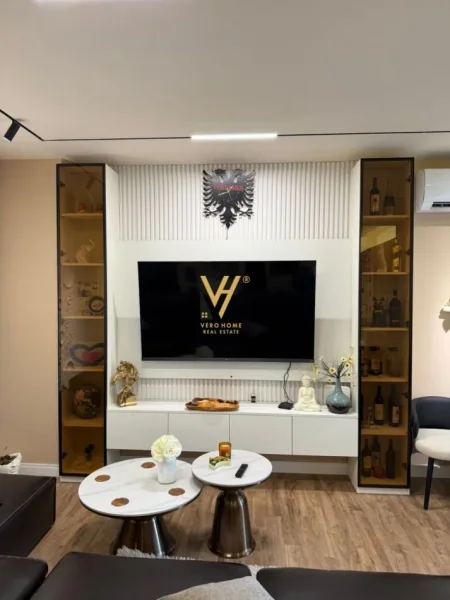 Tirane, jepet me qera apartament 2+1+Ballkon Kati 1, 88 m² 950 € (RRUGA PETI)