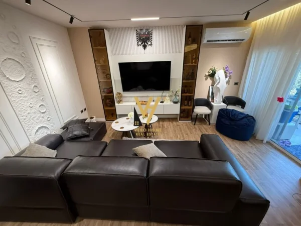 Tirane, jepet me qera apartament 2+1+Ballkon Kati 1, 88 m² 950 € (RRUGA PETI)