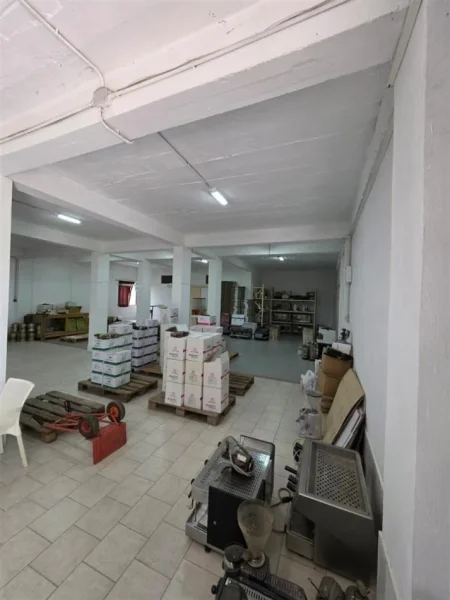 Durres, shitet ambjent biznesi Kati 0, 700 m² 560.000 € (Shijak)