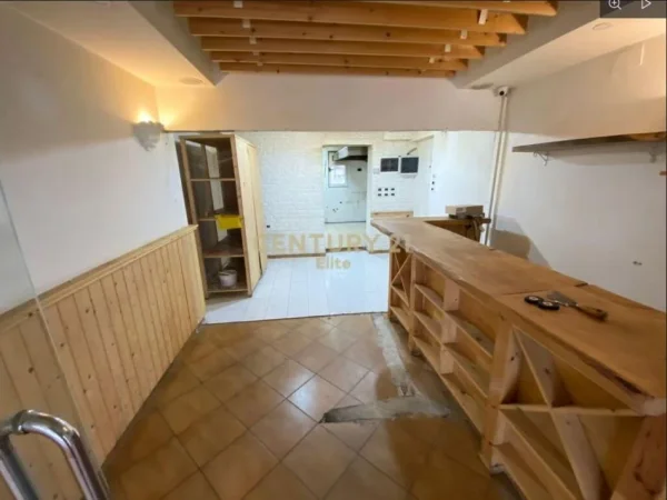 Shqiperi, jepet me qera ambjent biznesi Kati 0, 70 m² 1.050 € (PRANE STADIUMIT DINAMO)