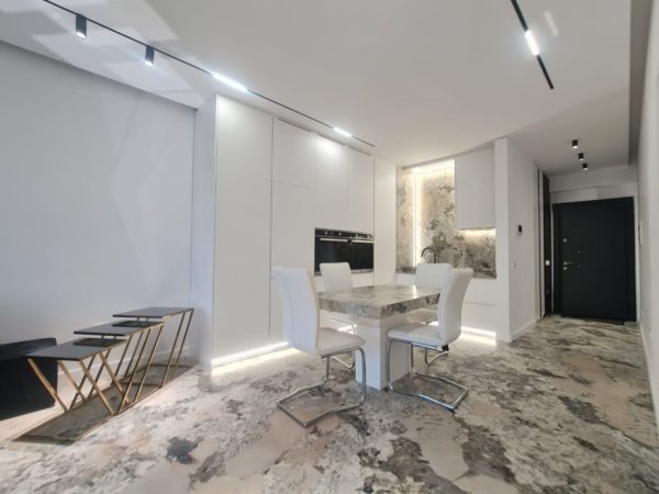Tirane, jepet me qera apartament 1+1 Kati 2, 80 m² 1.200 € (Liqeni i Thate)