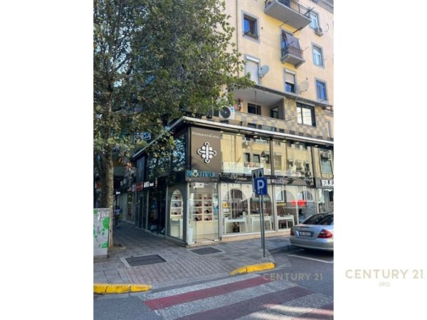 Tirane, jepet me qera ambjent biznesi Kati 2, 91 m² 2.000 € (BLLOK)