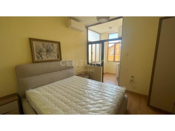 Tirane, jap me qera apartament 1+1 Kati 3, 80 m² 650 € (Qender)