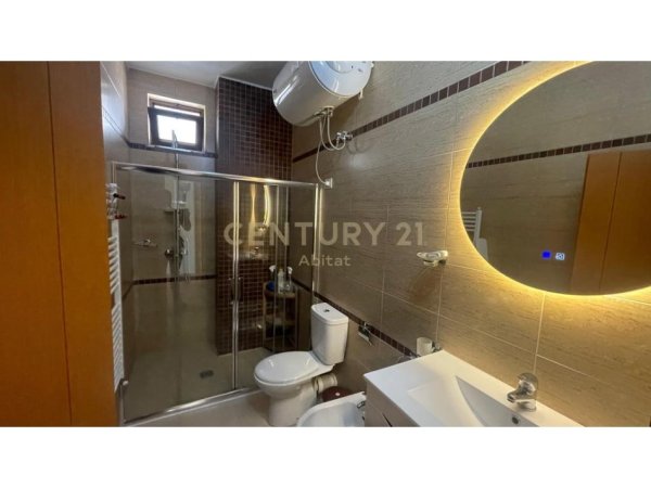 Tirane, jap me qera apartament 1+1 Kati 3, 80 m² 650 € (Qender)