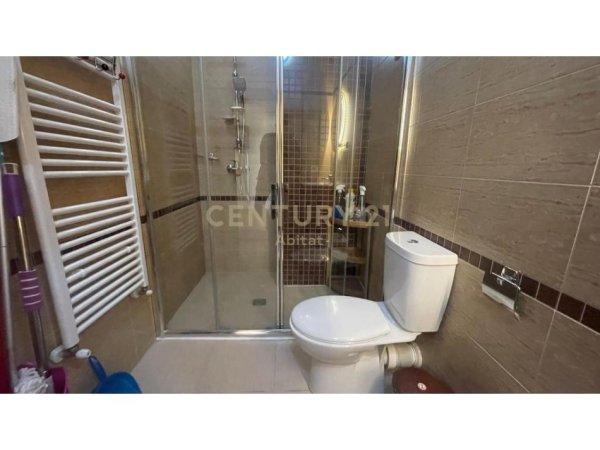 Tirane, jap me qera apartament 1+1 Kati 3, 80 m² 650 € (Qender)