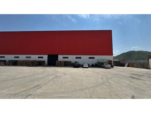 Tirane, jepet me qera ambjent biznesi , 6.000 m² (Vaqarr)