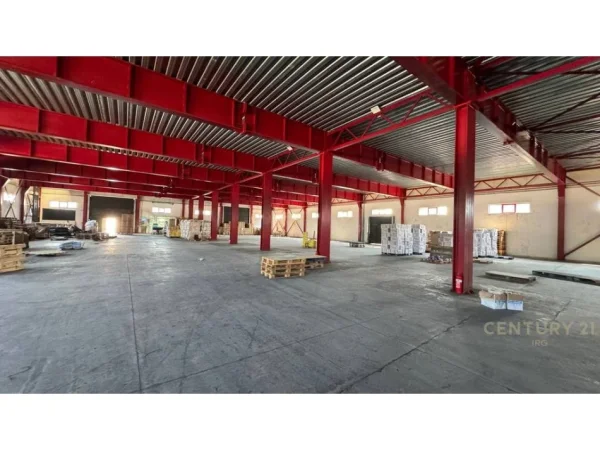 Tirane, jepet me qera ambjent biznesi , 6.000 m² (Vaqarr)