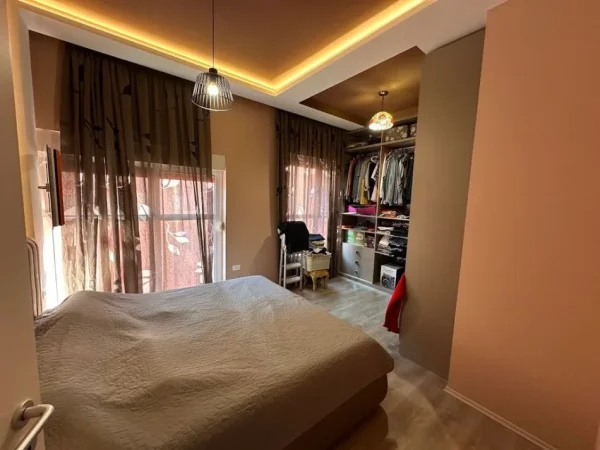 Tirane, shes apartament 2+1+Aneks+Ballkon Kati 4, 138 m² 200.000 € (Mangalem)