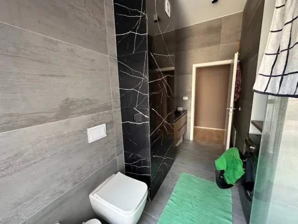 Tirane, shes apartament 2+1+Aneks+Ballkon Kati 4, 138 m² 200.000 € (Mangalem)