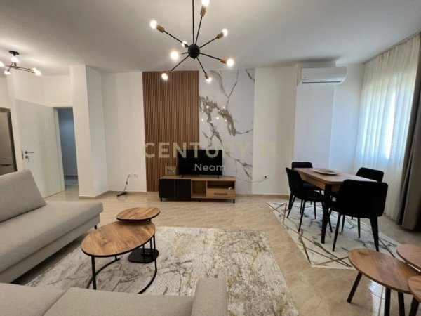 Tirane, jap me qera apartament 1+1 Kati 5, 86 m² 500 € (Fresku)