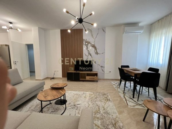 Tirane, jap me qera apartament 1+1 Kati 5, 86 m² 500 € (Fresku)