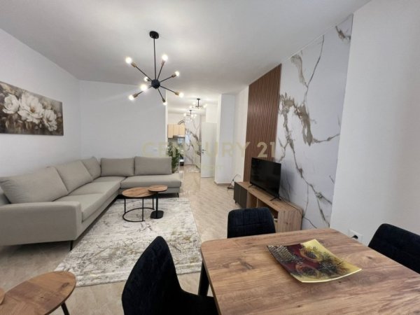 Tirane, jap me qera apartament 1+1 Kati 5, 86 m² 500 € (Fresku)