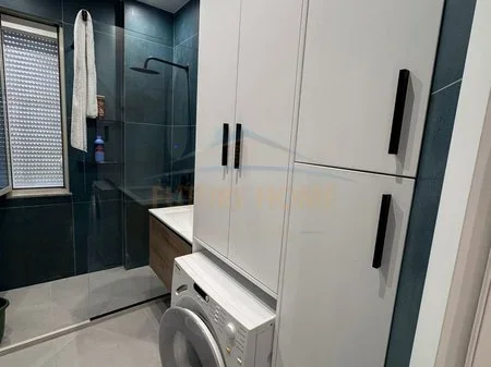 Tirane, shitet apartament 2+1+Ballkon Kati 1, 90 m² 240.000 € (Kopshti Zoologjik)