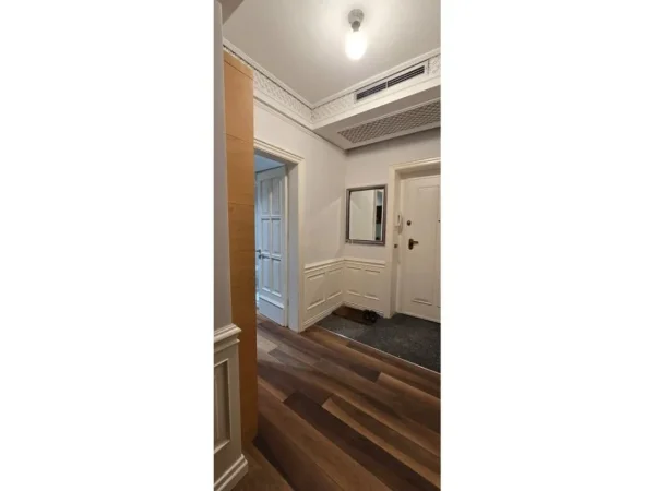 Tirane, jepet me qera apartament 1+1+Aneks+Ballkon Kati 2, 75 m² 700 € (Shkolla e kuqe)