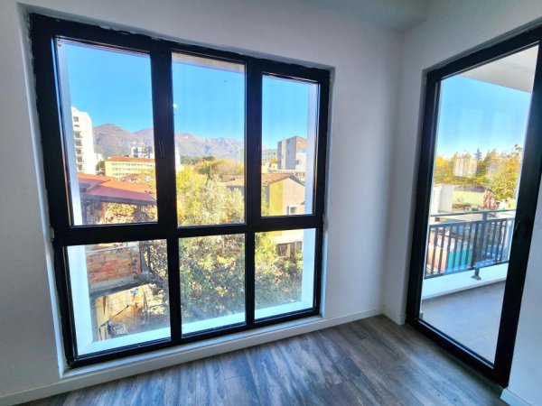 Shitet: 2+1+2wc & Ballkon📍 Farmacia 10 - Kompleksi Arlis ( Rr. Dibres ) 115 m² || 214,000 Euro