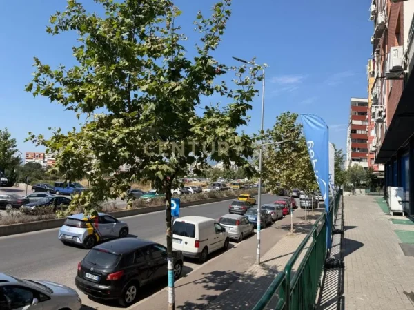 Tirane, shitet ambjent biznesi , 233 m² 536.000 € 