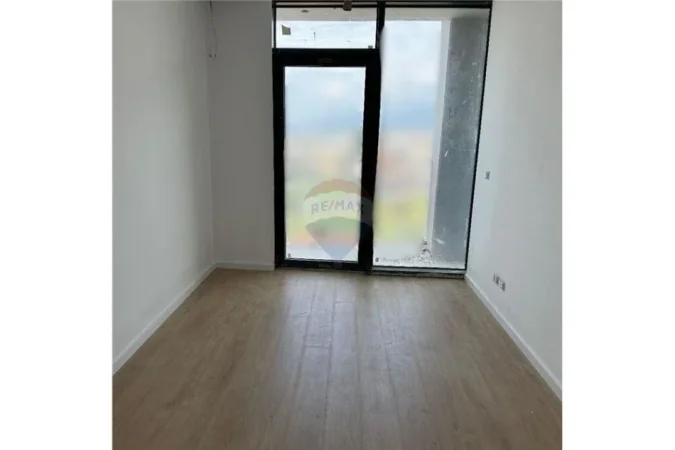 Tirane, jepet me qera zyre , 117 m² 1.400 € 