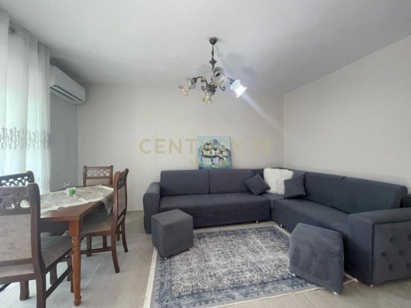 Tirane, jepet me qera apartament 3+1+Aneks+Ballkon Kati 5, 79 m² 750 € 