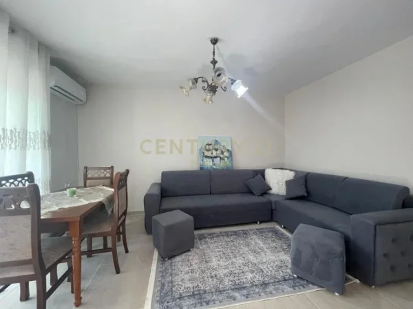 Tirane, jepet me qera apartament 3+1+Aneks+Ballkon Kati 5, 79 m² 750 € 