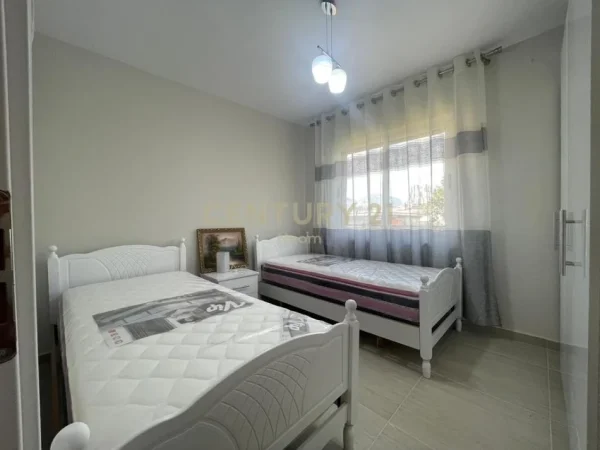 Tirane, jepet me qera apartament 3+1+Aneks+Ballkon Kati 5, 79 m² 750 € 