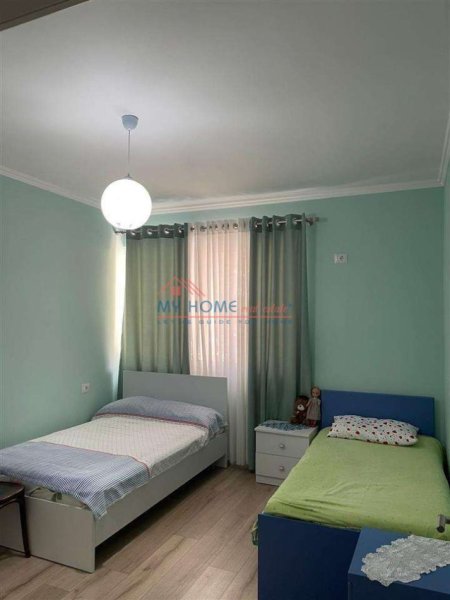 Tirane, shitet apartament 3+1+Ballkon Kati 2, 103 m² 215.000 € (Selit)