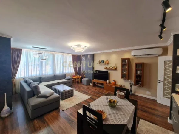 Tirane, shes apartament 2+1+Aneks+Ballkon Kati 6, 119 m² 185.000 € 