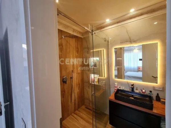 Tirane, shes apartament 2+1+Aneks+Ballkon Kati 6, 119 m² 185.000 € 