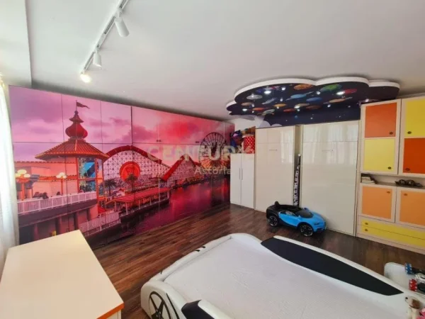 Tirane, shes apartament 2+1+Aneks+Ballkon Kati 6, 119 m² 185.000 € 