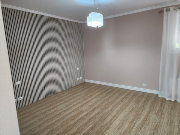 Tirane, jepet me qera Vile 3+1 Kati 2, 200 m² 2.000 € (LONG HILL)