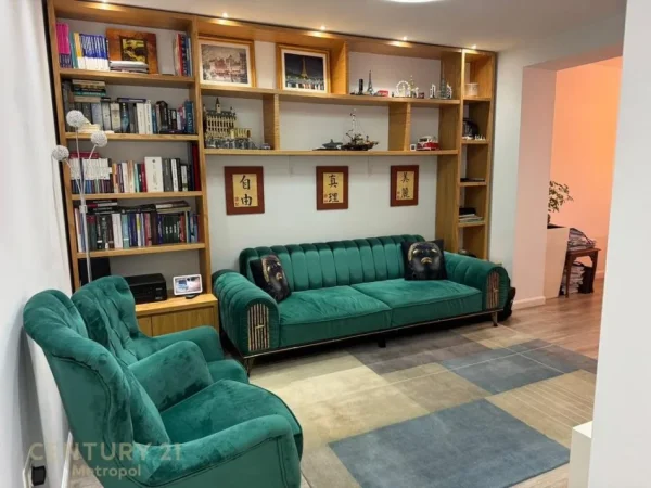 Tirane, jepet me qera apartament 2+1+Aneks+Ballkon Kati 3, 90 m² 1.100 € 