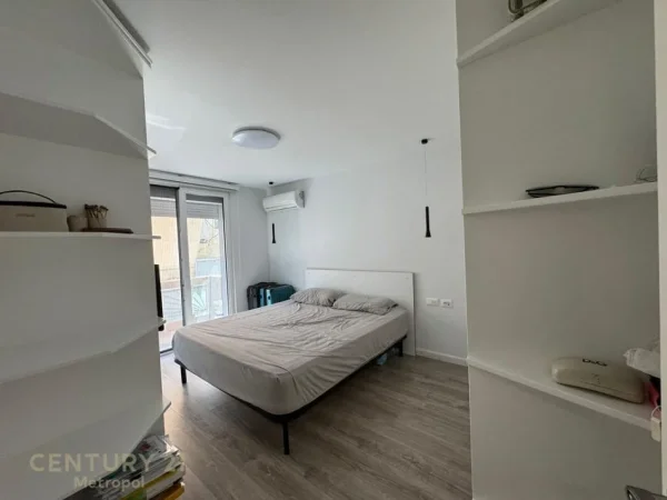 Tirane, jepet me qera apartament 2+1+Aneks+Ballkon Kati 3, 90 m² 1.100 € 