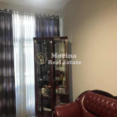 Tirane, jepet me qera apartament 1+1 Kati 2, 70 m² 700 € (Pazari i Ri)