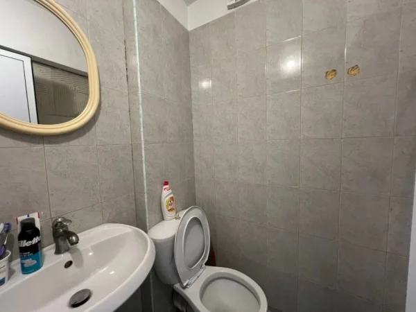 Tirane, jepet me qera ambjent biznesi Kati 0, 122 m² 1.555 € (Piaca - Qender)