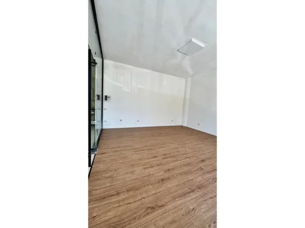 Tirane, jepet me qera zyre Kati 1, 44 m² 1.550 € 