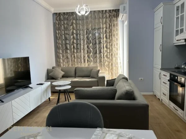 Tirane, jepet me qera apartament 2+1+Aneks+Ballkon Kati 4, 100 m² 750 € 