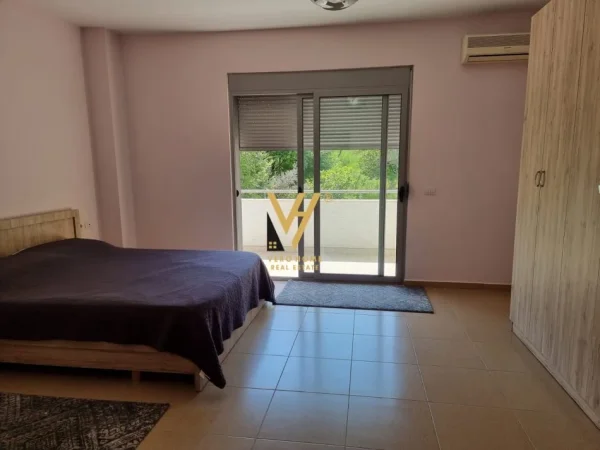 Tirane, jepet me qera apartament 3+1+Ballkon Kati 2, 211 m² 1.000 € (LIQENI I THATE)