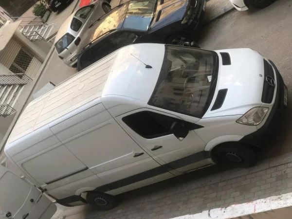 Tirane, ofroj Ofrojme sherbime transport