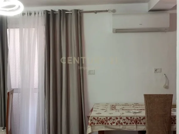 Tirane, jepet me qera apartament 2+1 Kati 5, 74 m² 650 € (Hoxha Tahsim)
