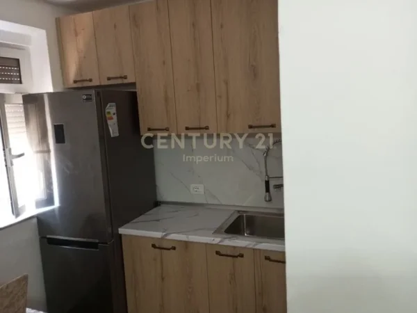 Tirane, jepet me qera apartament 2+1 Kati 5, 74 m² 650 € (Hoxha Tahsim)