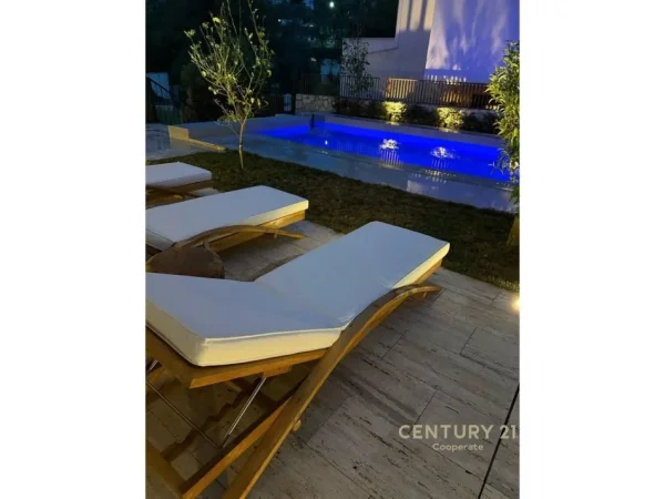 Tirane, shes Vile 3 Katshe Kati 3, 400 m² 1.350.000 € (PRANË NATYRËS SË QETË)