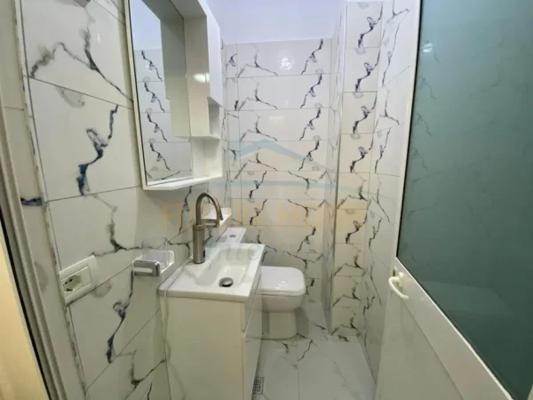 Tirane, shitet  MUNDESI KREDITIMI apartament 2+1+2+VERANDE  Kati 0, 82 m² 135.000 € (FRESKU ANA MARKET)