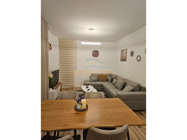 Tirane, jepet me qera apartament 2+1 Kati 1, 97 m² 800 € (Ish Tregu Elektrik)