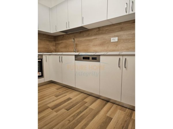 Tirane, jepet me qera apartament 2+1 Kati 1, 97 m² 800 € (Ish Tregu Elektrik)