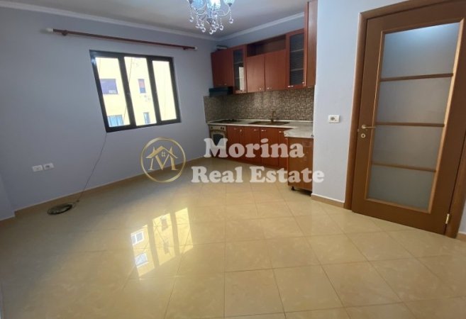 Tirane, jepet me qera apartament 1+1 Kati 3, 80 m² 370 € (Porcelan UET)