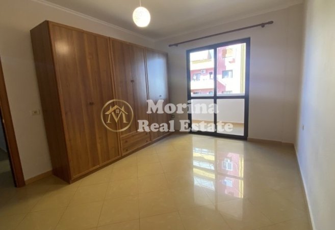 Tirane, jepet me qera apartament 1+1 Kati 3, 80 m² 370 € (Porcelan UET)