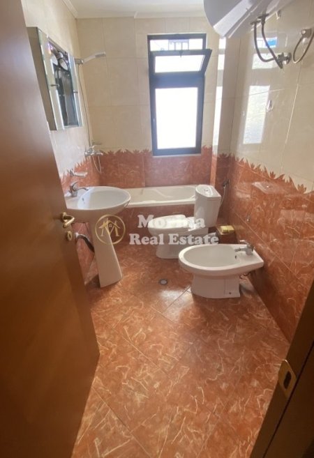Tirane, jepet me qera apartament 1+1 Kati 3, 80 m² 370 € (Porcelan UET)