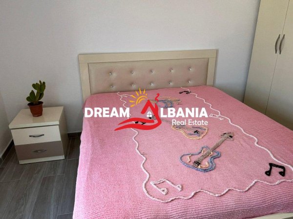 Tirane, jepet me qera apartament 3+1 Kati 3, 120 m² 750 € (5 Maji)