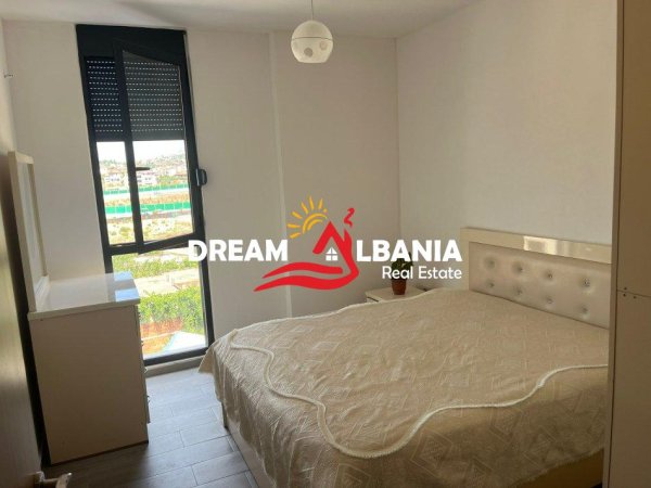 Tirane, jepet me qera apartament 3+1 Kati 3, 120 m² 750 € (5 Maji)