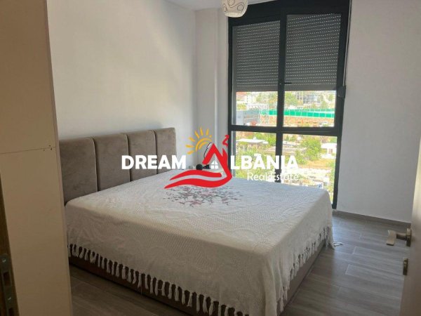 Tirane, jepet me qera apartament 3+1 Kati 3, 120 m² 750 € (5 Maji)